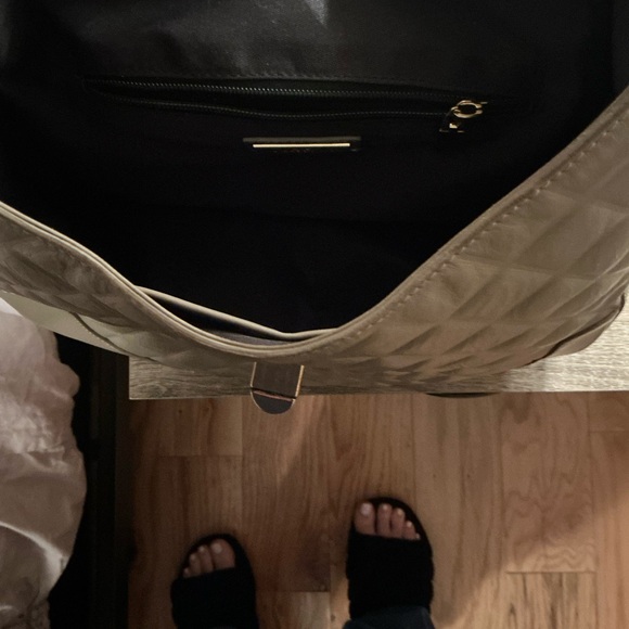 A. BELUCCI WOMENS QUILTED SHOULDER BAG TAUPE - Picture 5 of 7